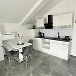 La Mare Apartment