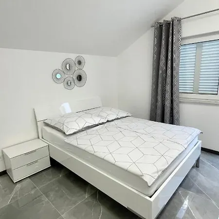 La Mare Apartment